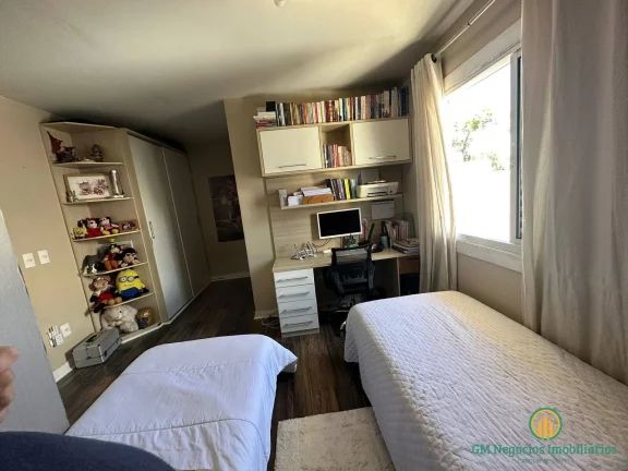 Imagem Linda casa moderna com 3 suítes e área de lazer com piscina em condomínio