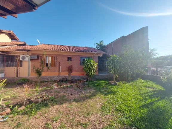 Imagem Ampla casa de 3 quartos com 145 metros construídos e 377 metros de terreno