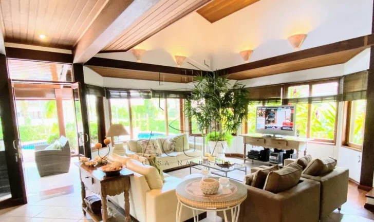 Imagem Casa de condomínio a 150 metros da praia do Lázaro em Ubatuba!