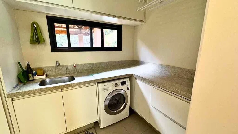 Imagem O Equilíbrio Perfeito entre o Design Moderno e o Acolhimento da Serra
