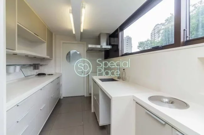 Imagem Apartamento com 217m² em Perdizes Living amplo com lareira, com caixilhos do piso ao teto, muito cl...