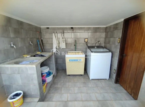 Imagem Oportunidade única: duas casas no mesmo terreno, com entradas independentes e uma localização pri...