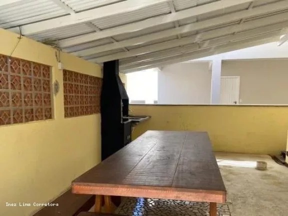 Imagem Casa para Temporada em Itapema, meia praia, 3 dormitórios, 2 banheiros, 3 vagas