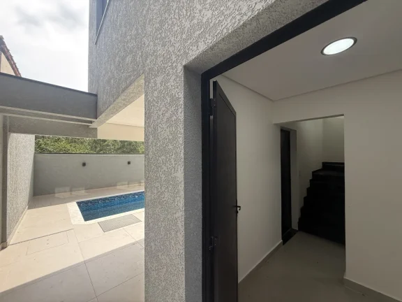 Imagem Casa à Venda com Piscina e Planejada na Cozinha em Cajamar