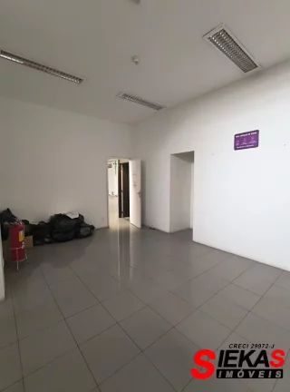 Imagem Galpão para locação no bairro Maranhão, São Paulo-SP: 6 salas, 4 banheiros, 1 vaga de garagem e 1.614m² de área.