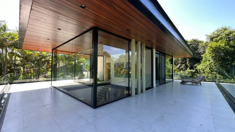 Imagem Casa em condominio de Alto Padrão em Frente Mar