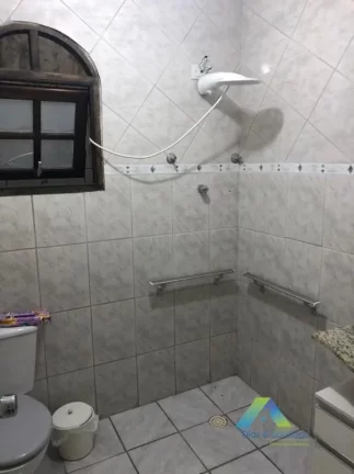 Imagem Excelente sobrado com 3 dormitórios, 3 vagas, 3 banheiros com facil acesso a comércios e principais avenidas