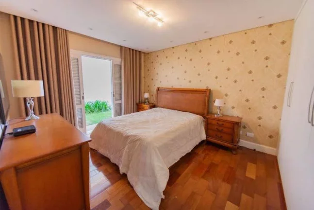 Imagem Casa com 360 m² - 3 suítes, em condomínio na Granja Viana!!!
