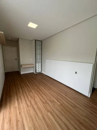 Imagem Casa alto padrão no condomínio Portal Bragança