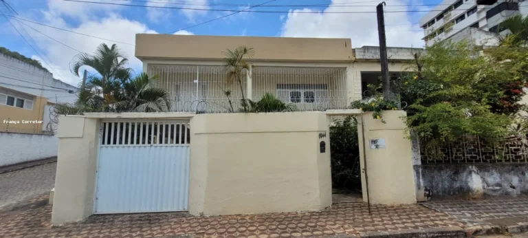 Imagem Casa para Venda em Natal, Barro Vermelho, 6 dormitórios, 1 suíte, 2 banheiros, 6 vagas