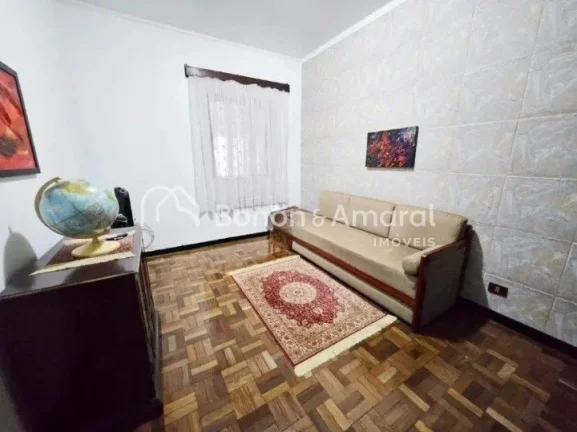 Imagem Casa bem localizada, em avenida consolidada, rodeada por clínicas, comércio, escritórios e estaci...