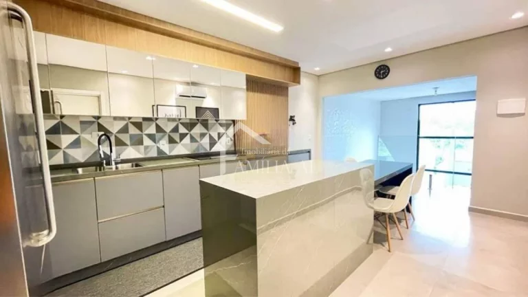 Imagem CASA (SOBRADO) COM 250 M² NO BAIRRO ESPINHEIROS
