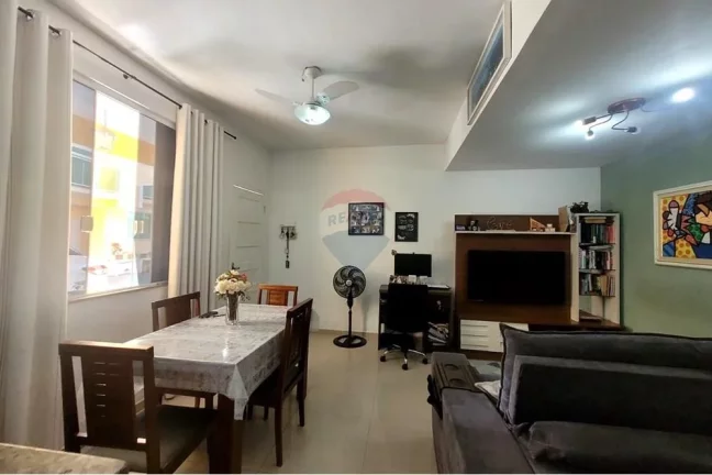 Imagem Casa á venda com 2 quartos com 93m² em Bento Ribeiro - Rio de Janeiro