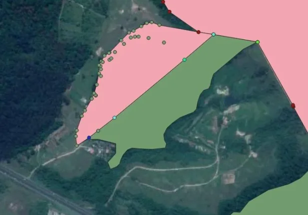 Área rural com 89,100m2 com fácil acesso a rodovia, em processo final de georeferenciamento, com c...