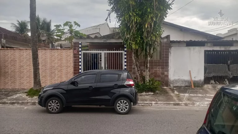 Imagem Casa em Praia Grande, na Vila Tupi, 2 dormitórios e área construída de 93,7 m².