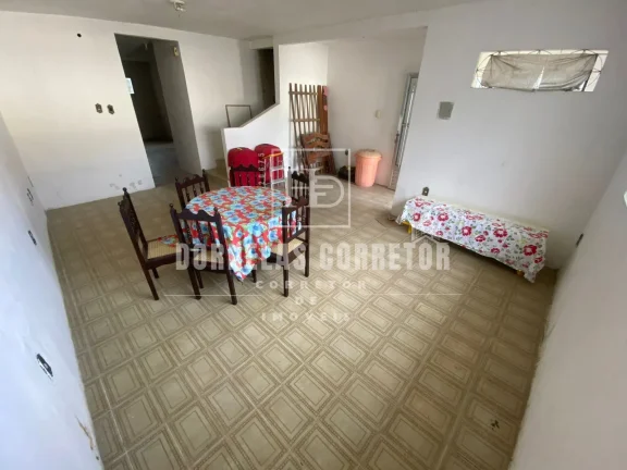 Imagem Mais Espaço para Sua Família - Casa Térreo e 1º Andar em Excelente Localização!