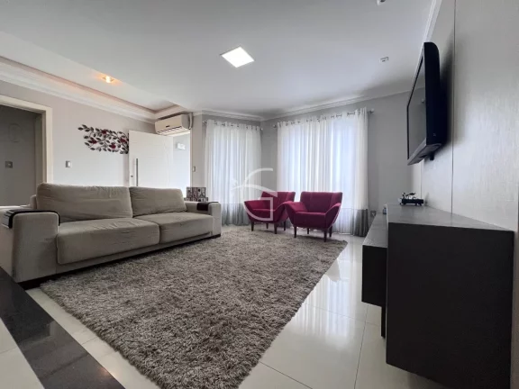 Imagem Excelente casa no Floresta com 220m² de área construída e um terreno de 600m² .