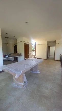 Imagem Casa de Alto Padrão Reformada com 3 Suítes no Condomínio Flamboyant Atibaia