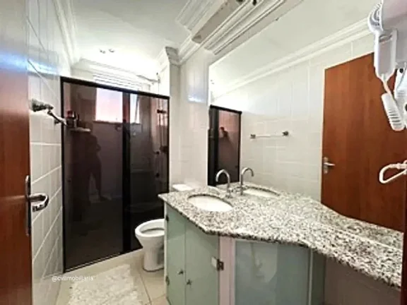 Imagem Vendo apartamento de 3 quartos , 2 vagas cobertas de garagem, suíte e banho social com armários em...