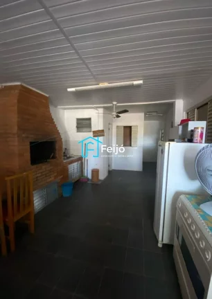 Imagem Casa 3 dormitórios com pátio e garagem - Restinga Nova