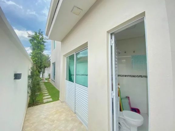 Imagem Sobrado de Luxo à Venda em Condomínio na Morada da Praia, Bertioga-SP: 4 Quartos, 4 Suítes, 5 Banheiros, 4 Vagas, 370m².