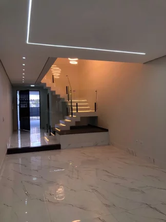 Imagem Imperdível casa à venda em São Paulo-SP, na Vila Prudente! 3 quartos, 3 suítes, 1 sala, 2 banheiros, 3 vagas de garagem. Confira!