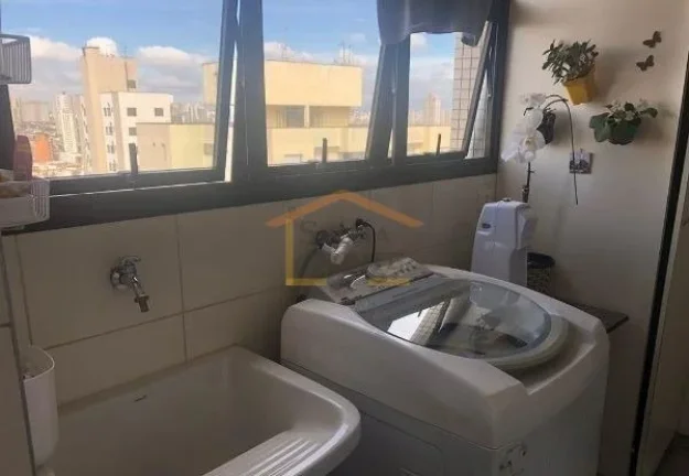 Imagem Apartamento reformado, amplo e moderno, 3 dormitórios, sendo 1 suíte, 2 banheiros, sala 2 ambiente...