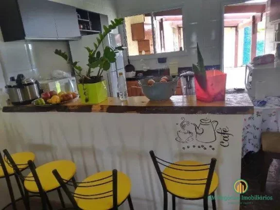 Imagem Casa térrea 3 dormitórios(sendo 1 suíte)com quintal em condomínio, centro