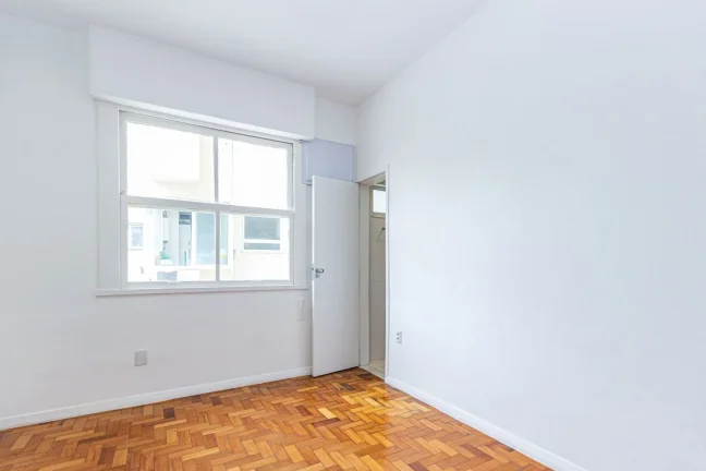 Imagem Apartamento 118M², 3Q, 1 Suíte, 2 Banheiros, Armários.