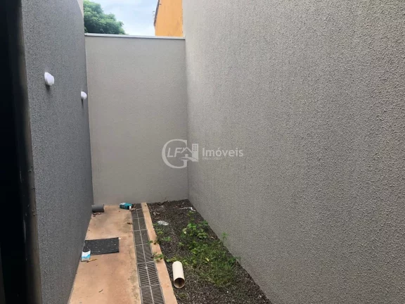 Imagem Salão Comercial para Locação em Campo Grande-MS, Bairro Carandá Bosque: 1 Sala, 1 Banheiro, 2 Vagas de Garagem, 56,41 m² de Área.