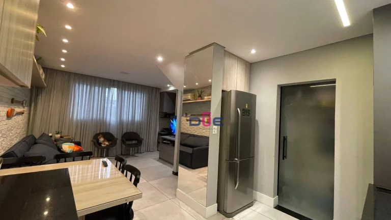 Imagem Lindo sobrado triplex com 2 suites, 4 banheiros, espaço goumert com churrasqueira, garagem box , piscina e salão de festas.