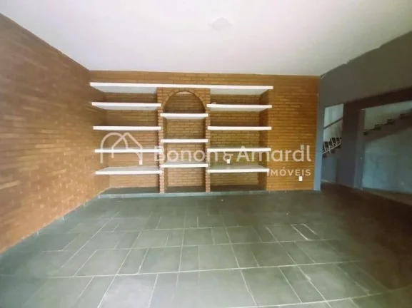 Imagem Oportunidade de negócio! Espaçoso sobrado com 5 quartos sendo 4 suítes, escritório, 7 banheiros,...