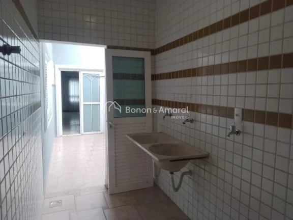 Imagem Encantadora casa localizada no Condomínio Residencial Fiorentino, em Valinhos. O imóvel conta com ...