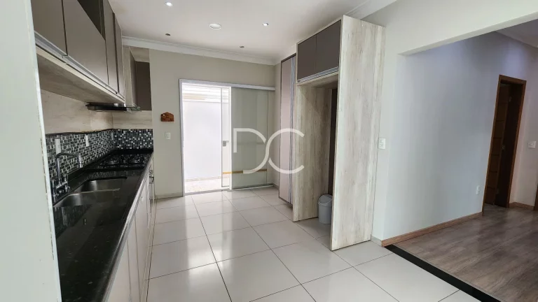 Imagem Condomínio Portobello - Venda Casa Térrea | AC 147,28m² | AT 250m² | 3 Dorm | 1 Suíte | 3 Ban | 4 vagas