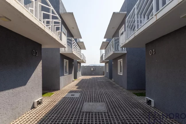 Imagem Casa em Residencial Fechado com Terraço e 2 Dormitórios em Santa Maria