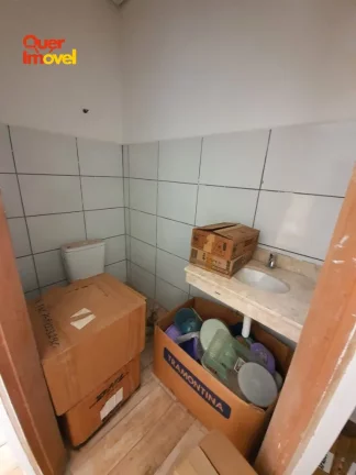 Imagem Galpão Comercial de 3 Banheiros, 2.700 m² na República, Ribeirão Preto-SP: Venda ou Locação.