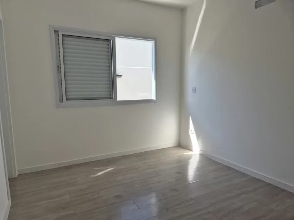 Imagem Casa à venda ou para alugar com 4 quartos, sendo 3 suítes, em Vila Petrópolis, Atibaia - SP