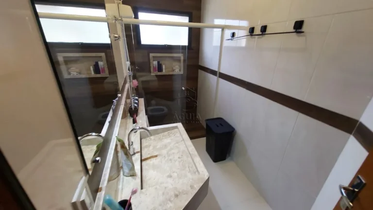 Imagem Casa em Condominio no Bairro do Horto com segurança 24 horas