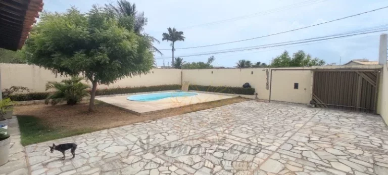 Imagem Casa TÉRREA com Piscina em via Pública à venda na Aruana, Aracaju/SE.