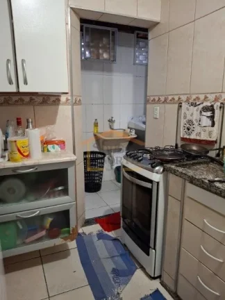 Imagem Sobrado espaçoso em condomínio fechado, com 134 m² de área útil, distribuídos em 4 dormitório...