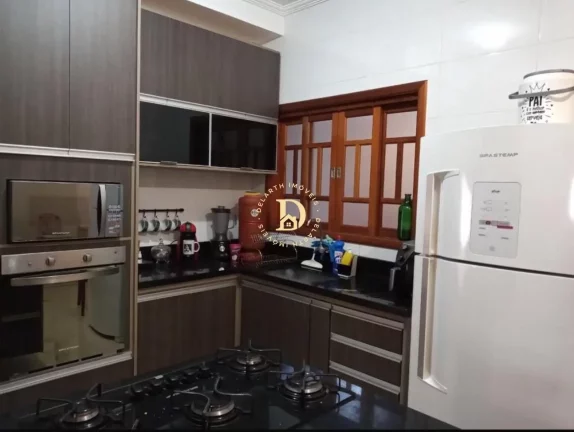 Imagem Sobrado - Jardim Minas Gerais - SJCampos - 03 Dormitórios (01 Suíte) - 132m²