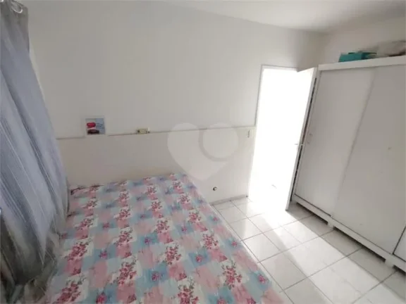 Imagem VENDO EXCELENTE APARTAMENTO DE 2 QUARTOS PRÓXIMO AO SHOPPING VILA VELHA.