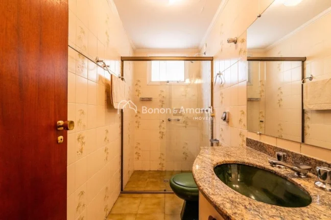 Imagem Apartamento à venda no coração do Cambuí, Campinas, em localização nobre e tranquila. Com plan...