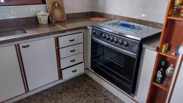 Imagem CASA FRENTE MAR - com 6 dormitórios à suítes - Lagoinha - Ubatuba