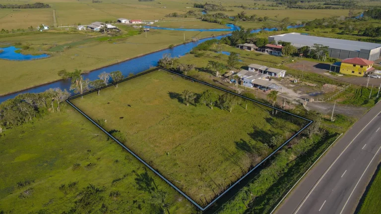 Imagem Terreno à venda, 6615,4m²