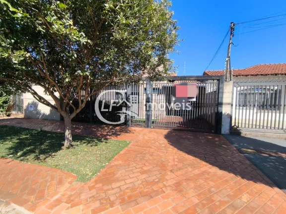 Impecável residência à venda em Campo Grande-MS, Jardim dos Estados: 3 quartos, 1 suíte, 2 salas, 2 banheiros, com edícula, 4 vagas de garagem, 210m².