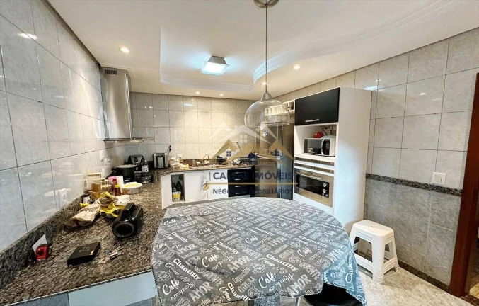 Imagem Sobrado com 5 dormitórios à venda, 295 m² por R$ 430.000,00 - Vila Santa Luzia - Tatuí/SP