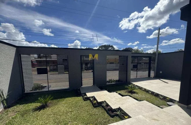 Imagem Casa de Alto Padrãoà venda, com píscina 2 suítes no Centro de Piraquara
