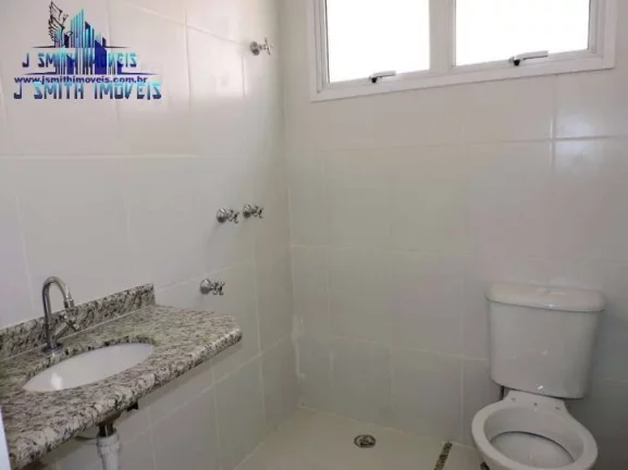 Imagem CASA ISOLADA, 170m², COM 3 SUÍTES. CONDOMÍNIO FECHADO NO JARDIM DA GLÓRIA.
