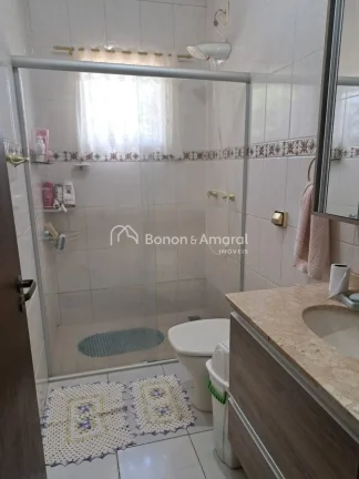 Imagem Excelente casa térrea à venda no Condomínio Okinawa com quatro quartos sendo duas suítes incluin...